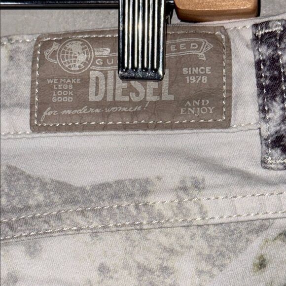 Women's Diesel Livier Super Slim Jegging Low Waist Pant Printed 31 - Picture 7 of 12